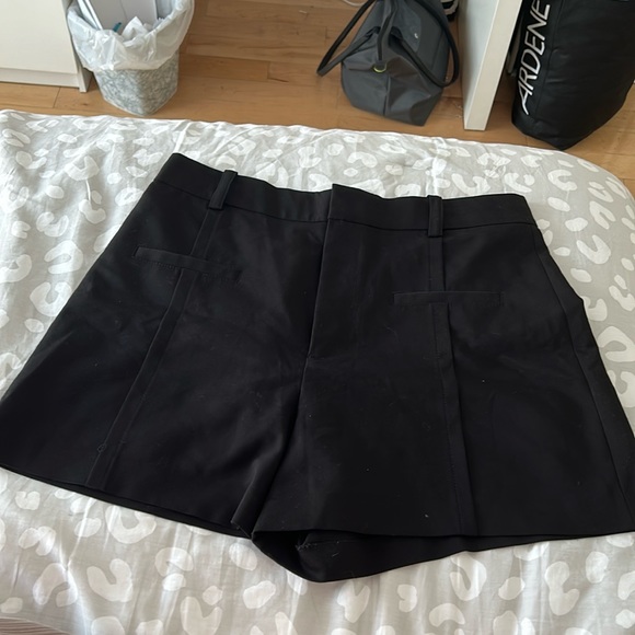 ZARA XL DRESSY SHORTS - Picture 1 of 3